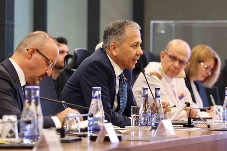 İçişleri Bakanı Yerlikaya, Malezya İçişleri Bakanı İsmail ile bir araya geldi