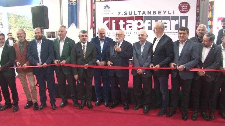 Sultanbeyli 7’nci Kitap Fuarı kitapseverlerin yoğun katılımıyla başladı