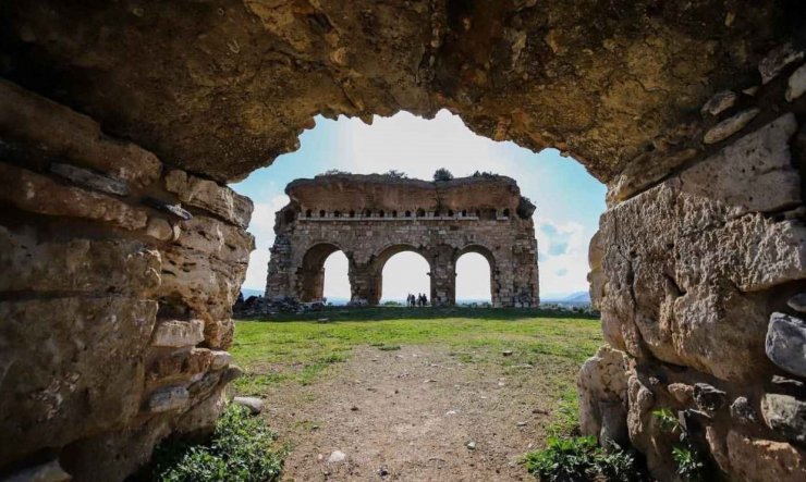 Üç Gözler, 3 bin yıldır Aydın’ı izliyor