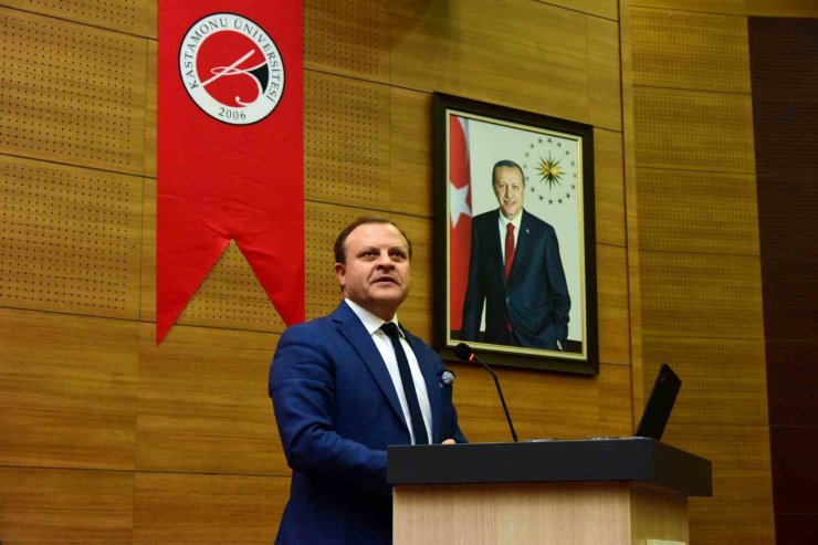 Prof. Dr. Kalınlı: ’Günümüzde elde edilen bilgiler çok hızlı bir şekilde yenileniyor’