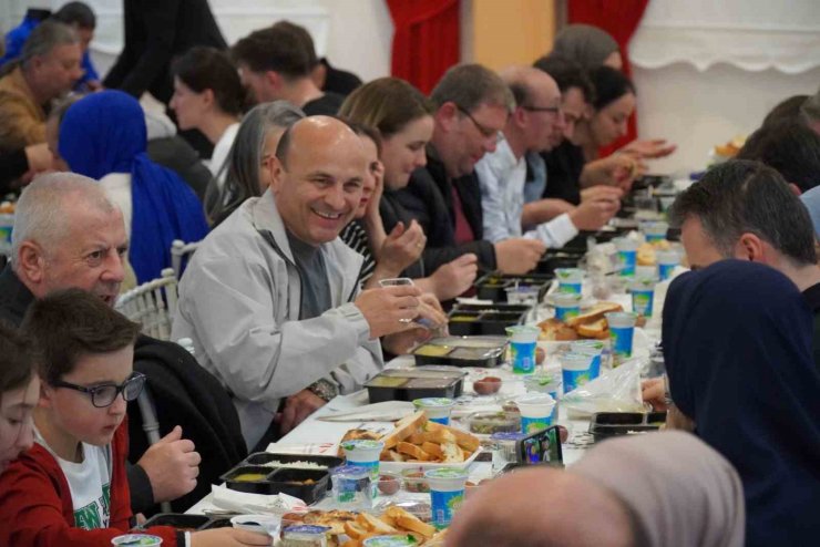 Başkan Oral personeliyle iftarda buluştu