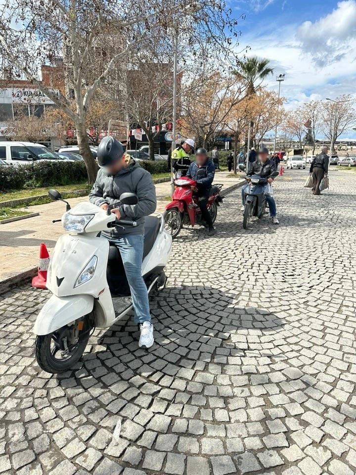 Manisa’da trafik ekiplerinden motosiklet denetimi