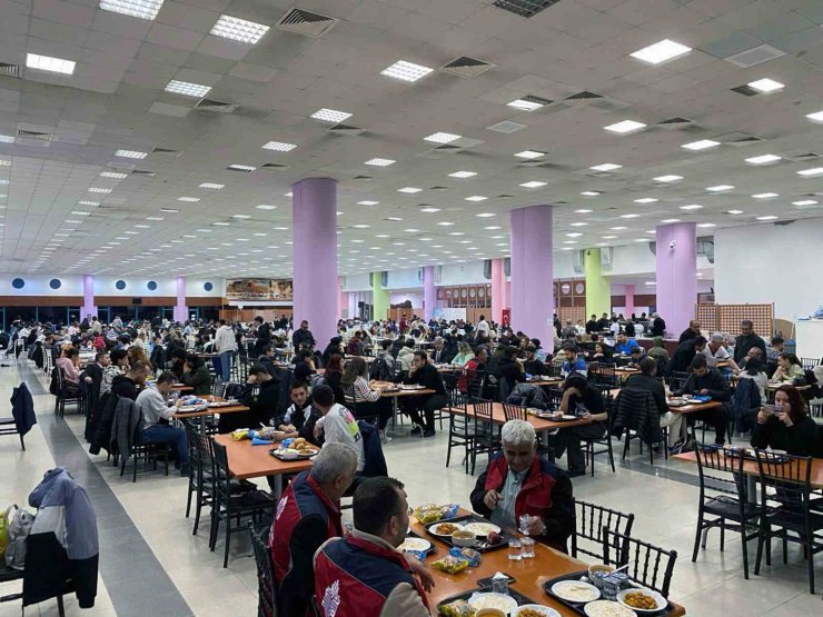 Muğla, Aydın ve Denizli’de her gün 6 bin Üniversiteliye iftar yemeği