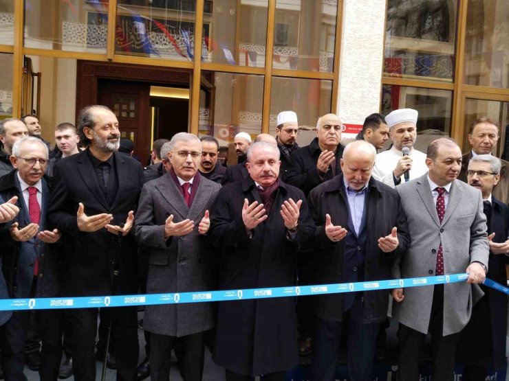 Üsküdar’da Gümüşsu Camii ibadete açıldı