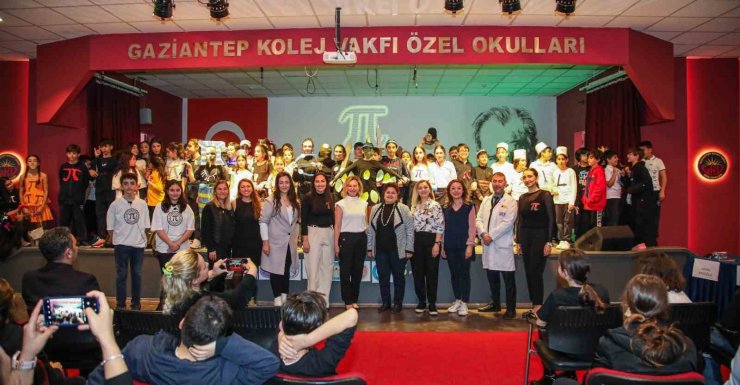 GKV Özel Ortaokulu’nda Pi temalı kostüm tasarlama yarışması