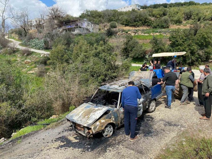 Alevlere teslim olan Tofaş’ın sürücüsü yaralandı