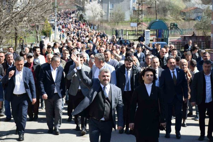 Yenice Karakaş’ı başkan gibi ağırlıyor