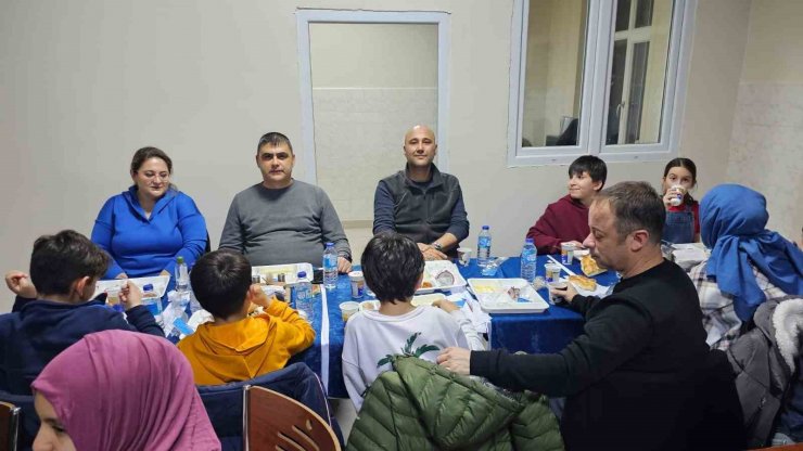 Bandırma Koyunculuk Araştırma Müdürlüğü’nde geleneksel iftar yemeği