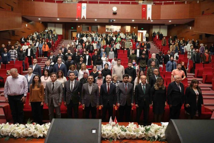 Niğde’de 18 Mart Çanakkale Zaferi’nin Tarihsel Süreci Konferansı verildi.