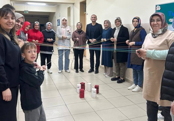 Simav’da öğretmenlere, “Etkili İletişim ve Beden Dili” konulu seminer