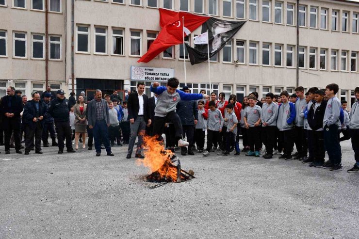 Tomarza’da Nevruz coşku ile kutlandı