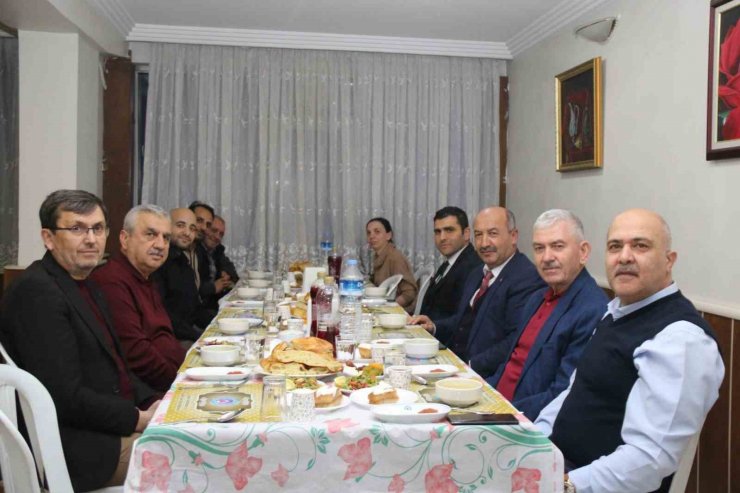 Kütahya MEM personeli iftarda bir araya geldi