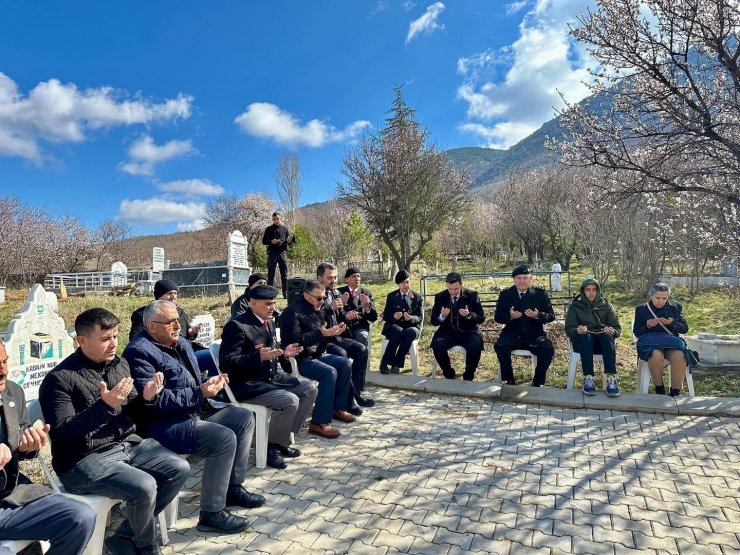 Şehit Yılmaz Tankül mezarı başında anıldı