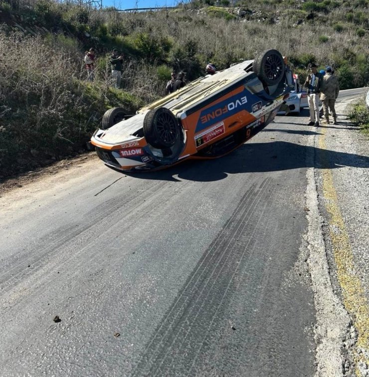 Ege Rallisi’nin ikinci gününde ünlü pilot kaza yaptı