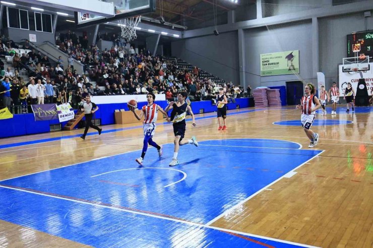 Denizli’de küçükler basketbol grup maçları heyecanı