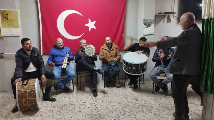 Köy gençlerinden eğlenceli sahur