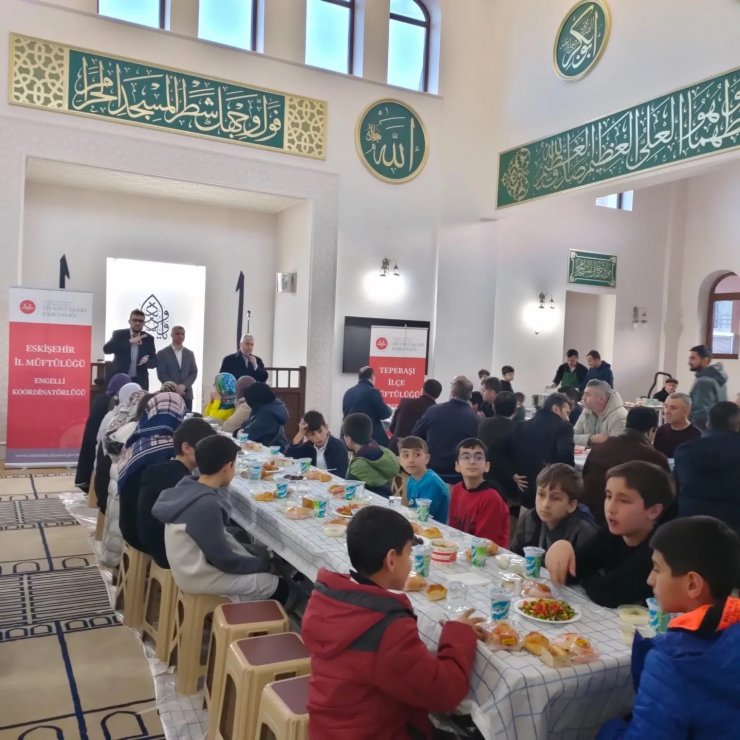 Engelli vatandaşlar Engelsiz Camii’nde bir araya geldi