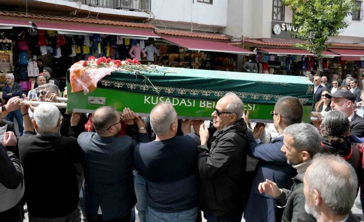 Kuşadalı turizmci son yolculuğuna uğurlandı