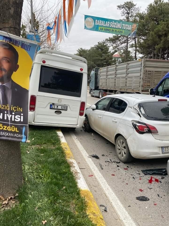 Elazığ’da zincirleme kaza: 3 araçta maddi hasar oluştu