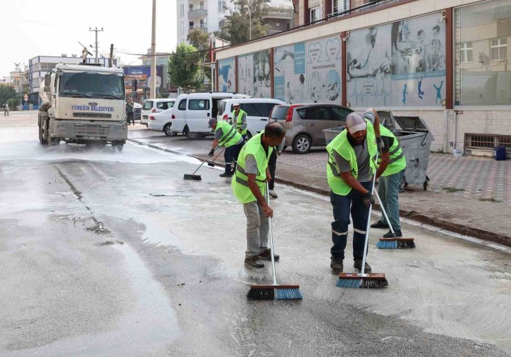 Yüreğir Belediye Başkanı Kocaispir: "Sokakları deterjanla yıkanan tek ilçe Yüreğir"