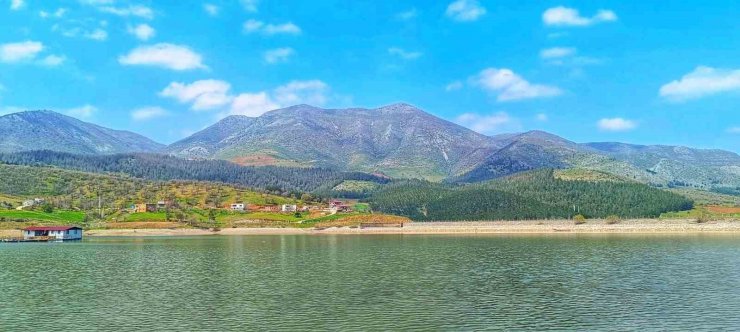 Kahramanmaraş’ta Kızıleniş Göleti kendine hayran bırakıyor