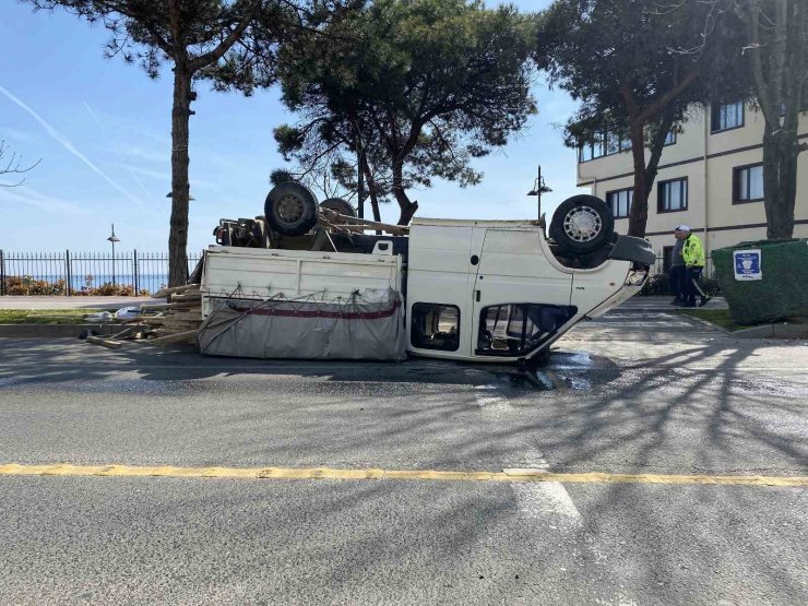 Ordu’da takla atan kamyonetten yara almadan kurtuldular