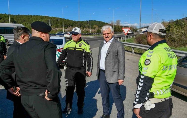 Vali Kılıç, trafik kontrol noktalarını denetledi