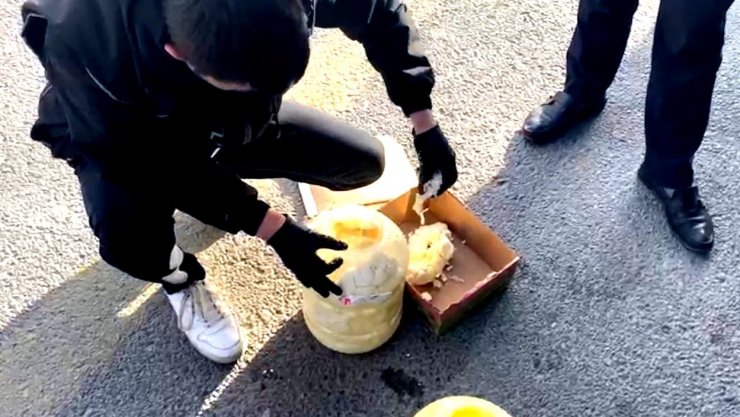 Uşak’ta 2 kilo 670 gram uyuşturucu madde ele geçirildi