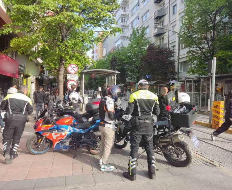 Trafik kurallarına uymayan 41 motosiklet ve motorlu bisiklet sürücüsüne ceza kesildi