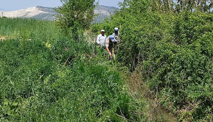 Hisarcık Hamamköy’de imece usulü sulama kanalı temizliği