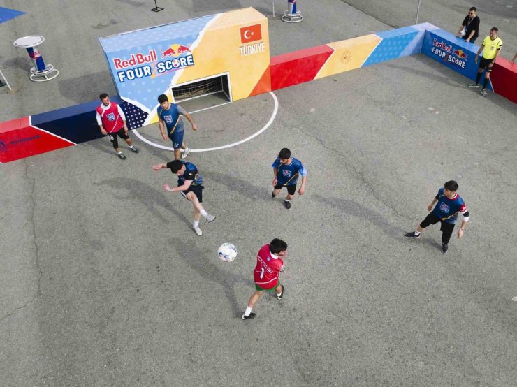 Red Bull Four 2 Score’da kazanan ’Futbolun Çavuşları’