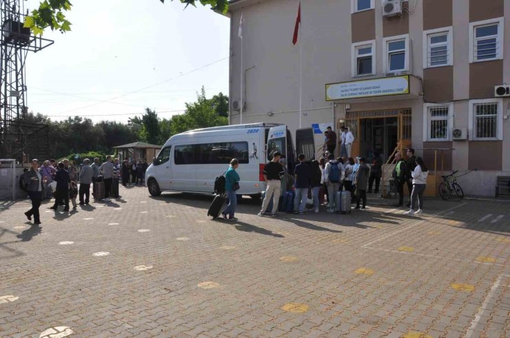 Salihlili öğrenciler staj yerlerine uğurlandı