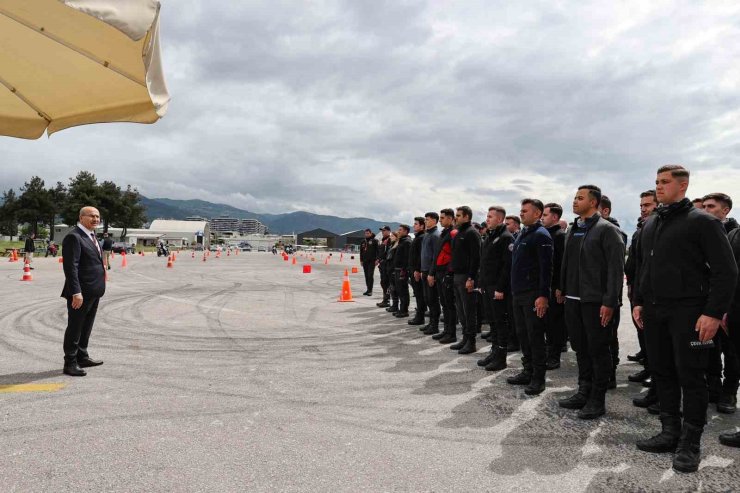 Vali Demirtaş’tan jandarma ve polis kursiyerlere moral ziyareti