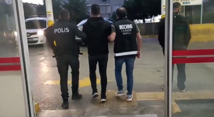 İzmir’de FETÖ operasyonu: 31 gözaltı