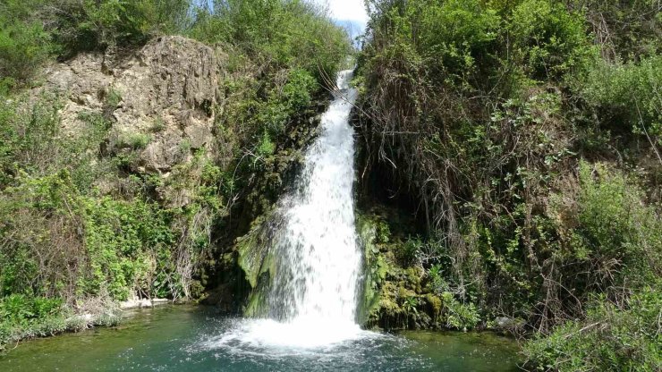 Ilıca Şelalesi turizme kazandırılmayı bekliyor