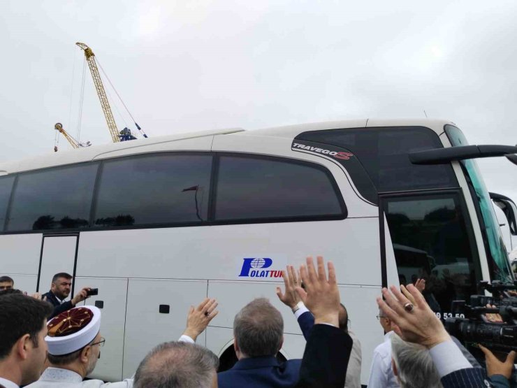 İstanbul’da ilk hac kafilesi, Harem Otogarı’ndan kutsal topraklara uğurlandı