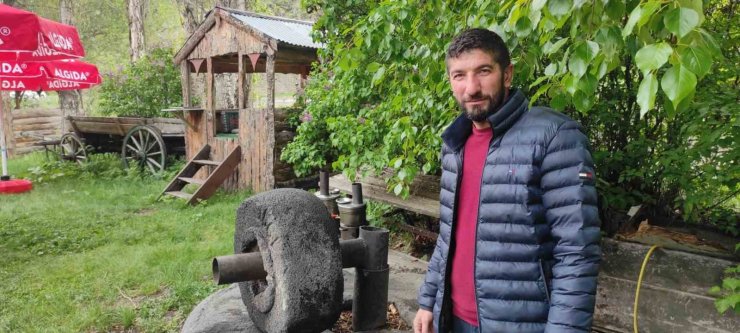 Kars’ta tarihi değirmen yoğun ilgi görüyor