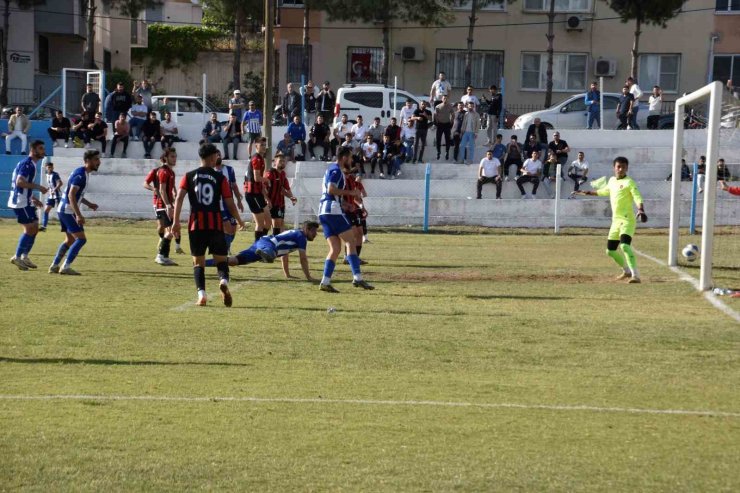 Aliağa Belediyesi Helvacıspor, Çiğli Belediyespor’u 2-0 yendi