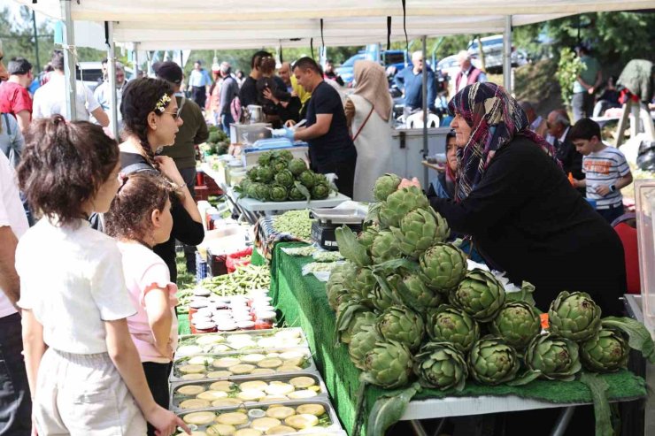 Enginarlı tatlılar festivale damga vurdu