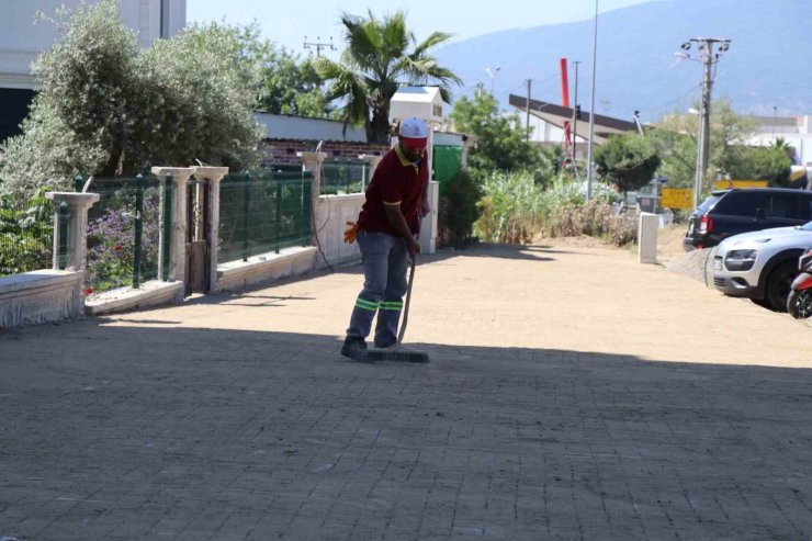 Nazilli Belediyesi İsabeyli’de yol çalışmalarını sürdürüyor