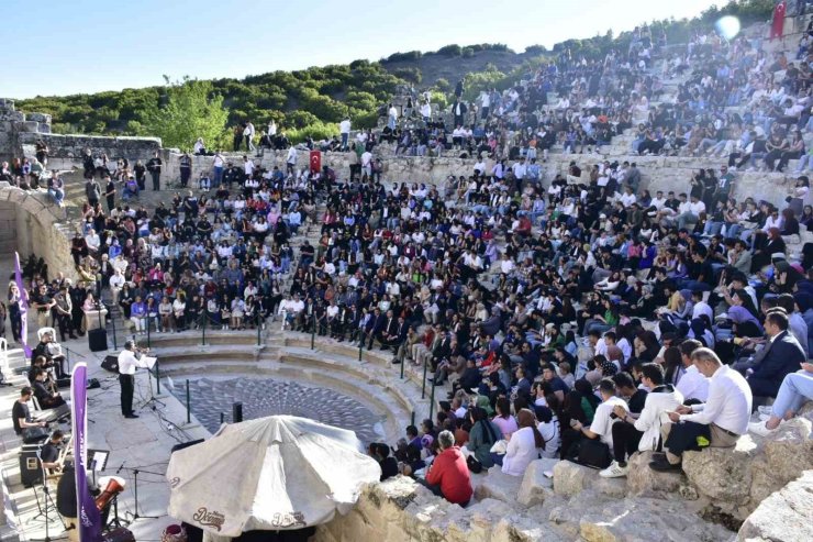 Kibyra Antik Kenti’nin gözbebeği Medusa mozaikli odeonda 2 bin yıl sonra tekrar müzik sesleri yükseldi