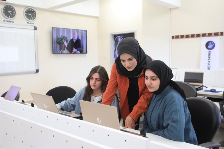 AİÇÜ İİBF’de Finans Laboratuvarı açıldı