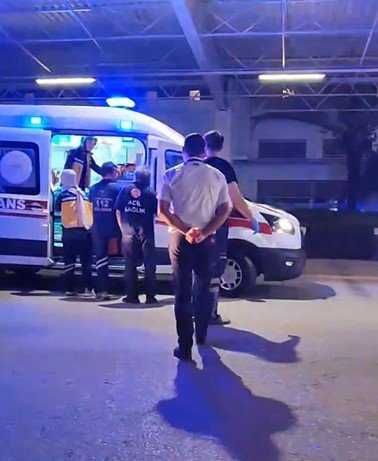 Antalya Havalimanı’nda zehirlenme şüphesiyle 42 personel hastaneye kaldırıldı