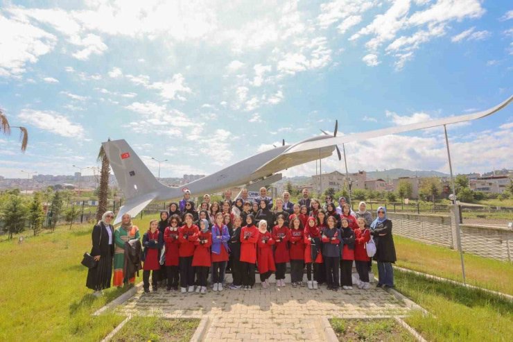 Başkan Sandıkçı: “Öğrencilerimizin deneyim kazanmalarını sağlıyoruz”