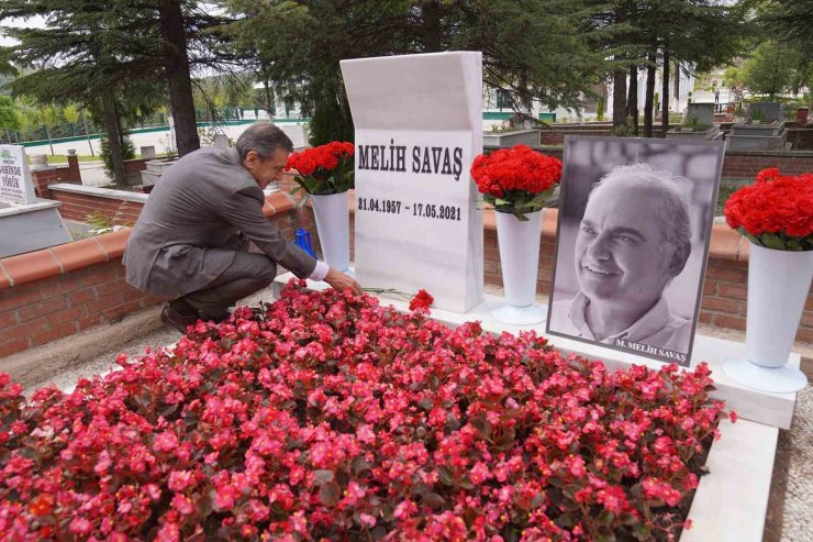 Melih Savaş kabri başında anıldı