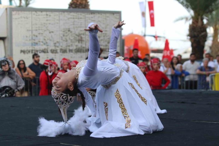 Coşkulu gençlik festivali