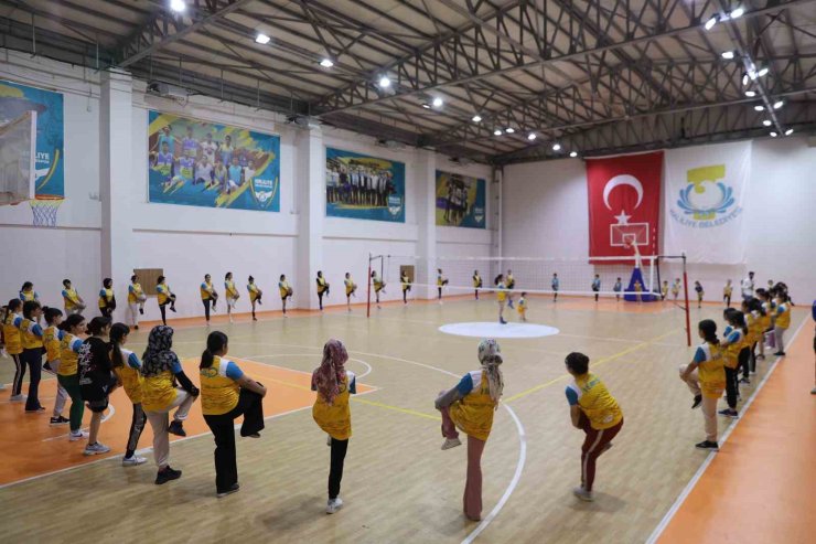 Gençler, belediye ile spor alışkanlığı kazanıyor