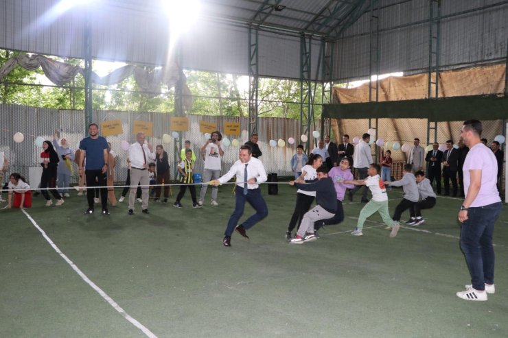 Hakkari’de "Geleneksel Çocuk Oyunları Şenliği" düzenlendi