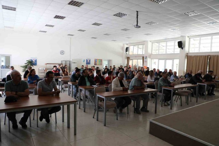 Bitki korumu ürünleri hakkında bayi ve toptancılara eğitim