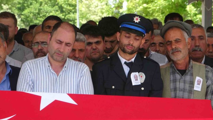 Kalp krizi geçiren polis memuru son yolculuğuna uğurlandı